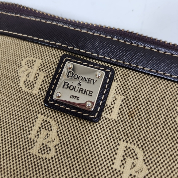 Dooney bourke canvas sig db tan brown wristlet euc - Picture 4 of 8